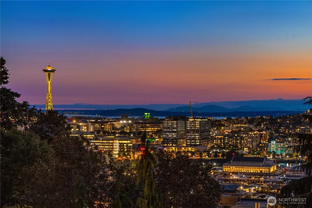 1065 Summit Avenue E Seattle, WA 98102