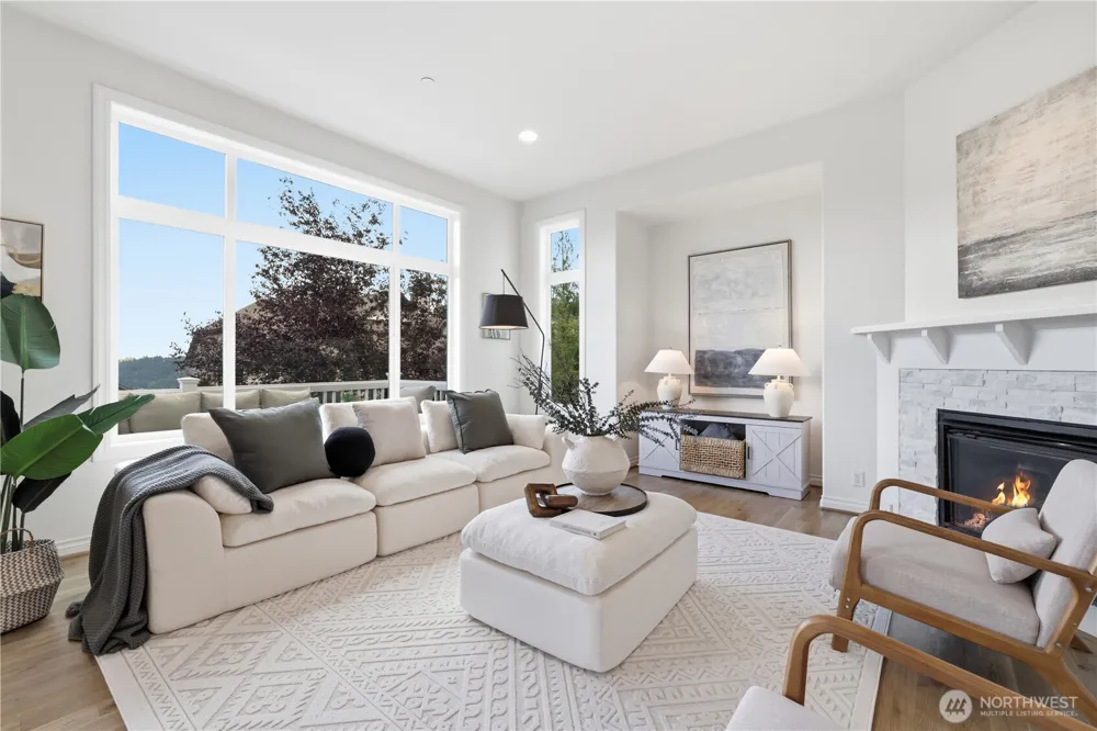 698 Summerhill Ridge Drive NW Issaquah, WA 98027