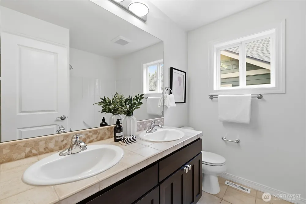 698 Summerhill Ridge Drive NW Issaquah, WA 98027