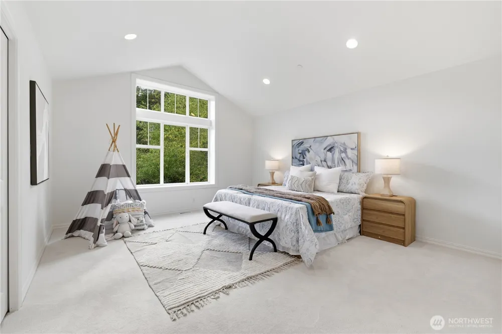 698 Summerhill Ridge Drive NW Issaquah, WA 98027