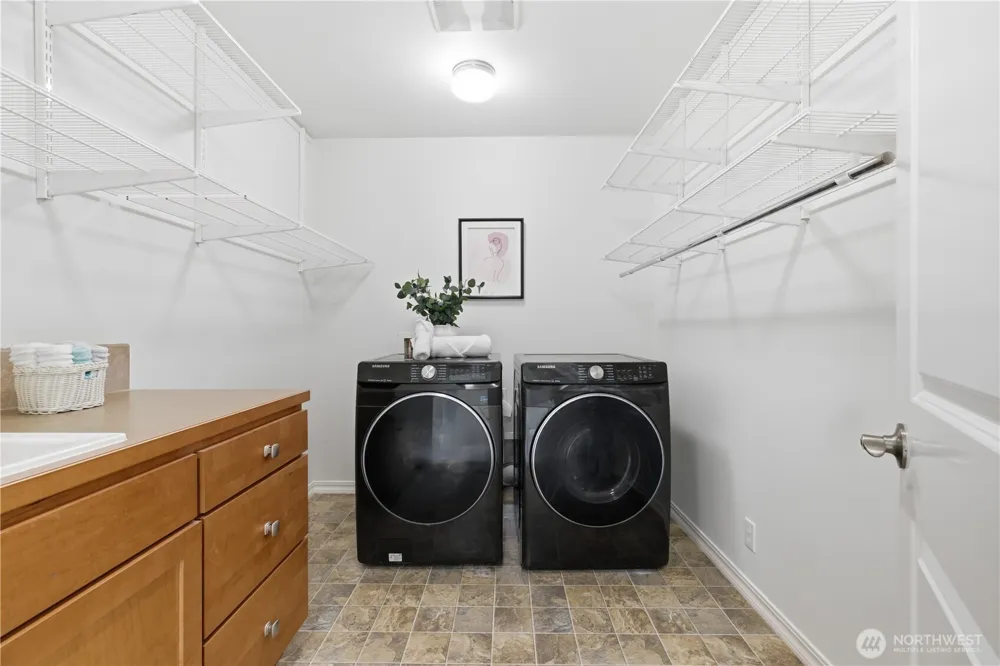 698 Summerhill Ridge Drive NW Issaquah, WA 98027