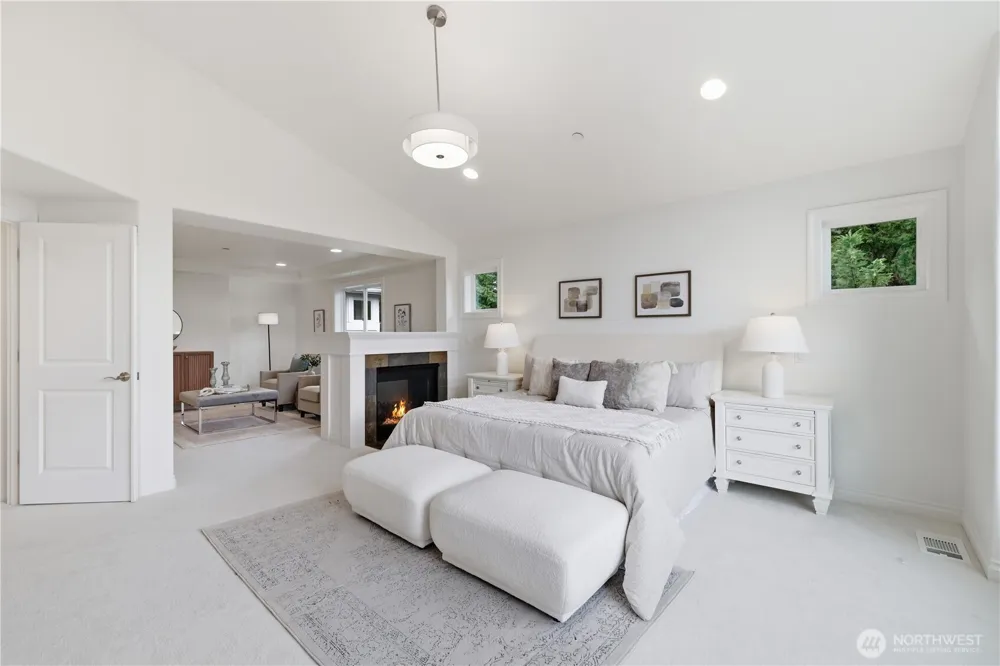 698 Summerhill Ridge Drive NW Issaquah, WA 98027