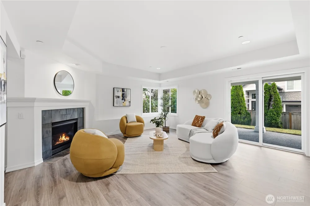 698 Summerhill Ridge Drive NW Issaquah, WA 98027