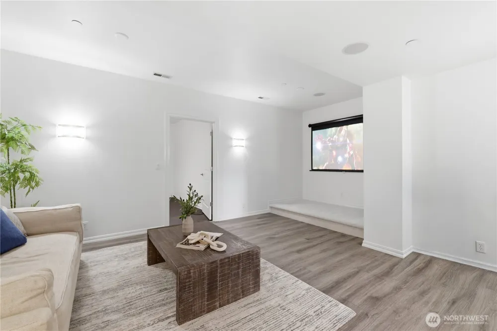 698 Summerhill Ridge Drive NW Issaquah, WA 98027