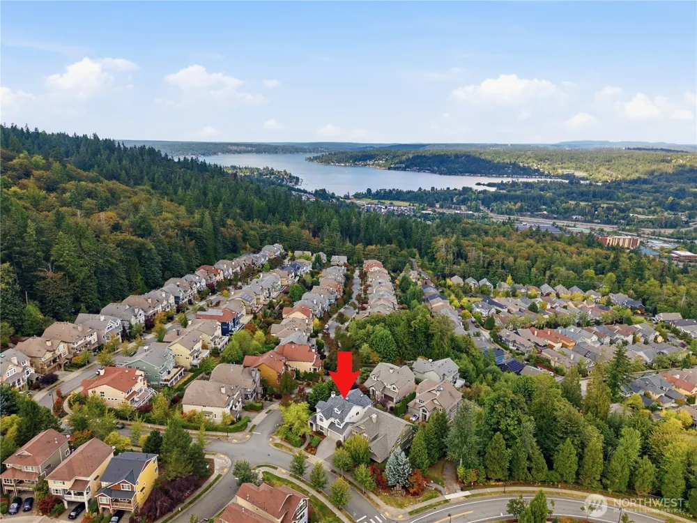 698 Summerhill Ridge Drive NW Issaquah, WA 98027