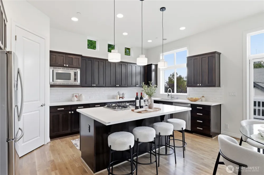 698 Summerhill Ridge Drive NW Issaquah, WA 98027