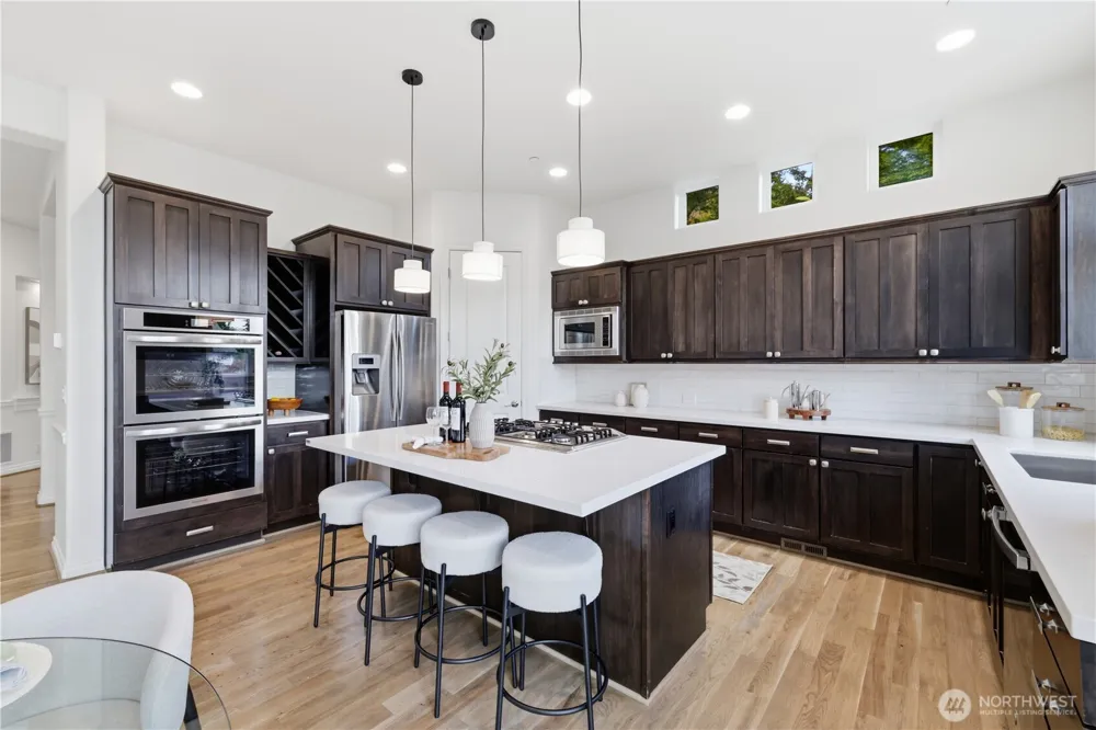 698 Summerhill Ridge Drive NW Issaquah, WA 98027