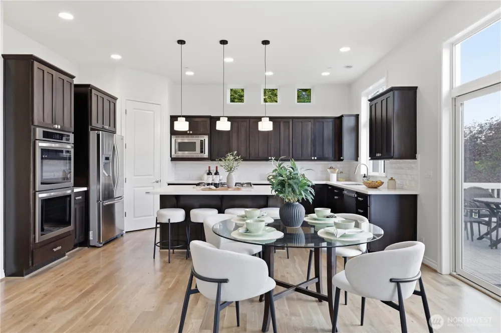 698 Summerhill Ridge Drive NW Issaquah, WA 98027