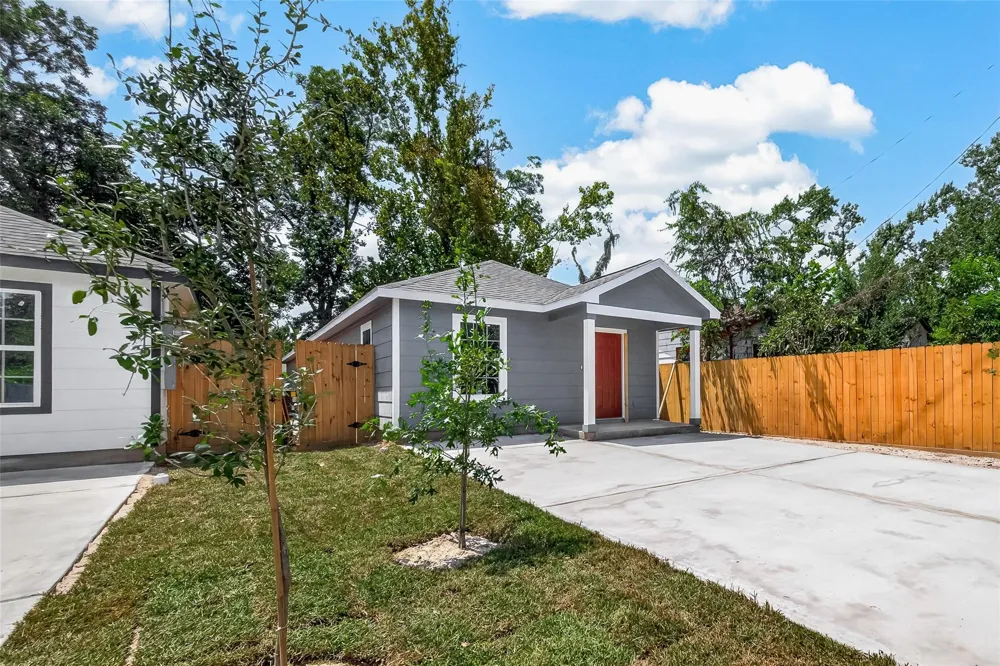 7412 S Hall Street Houston, TX 77028