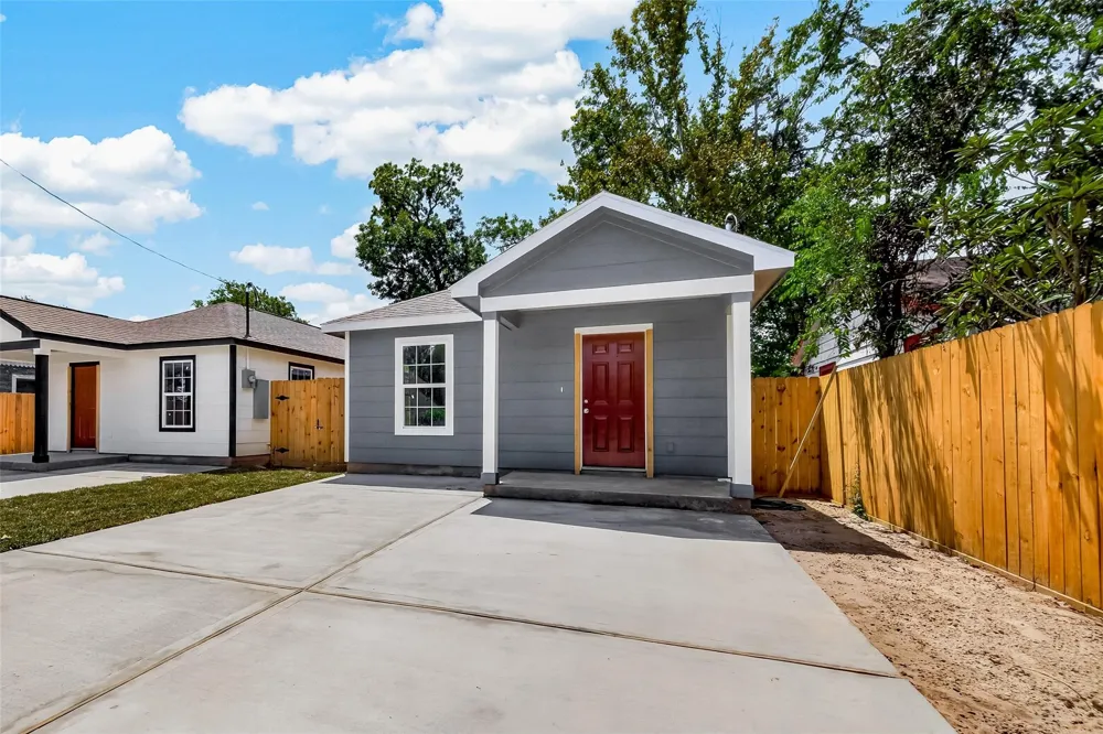 7412 S Hall Street Houston, TX 77028