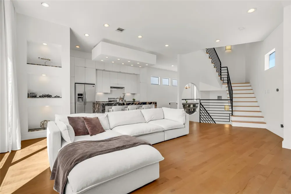 1624 Vermont Street Houston, TX 77006