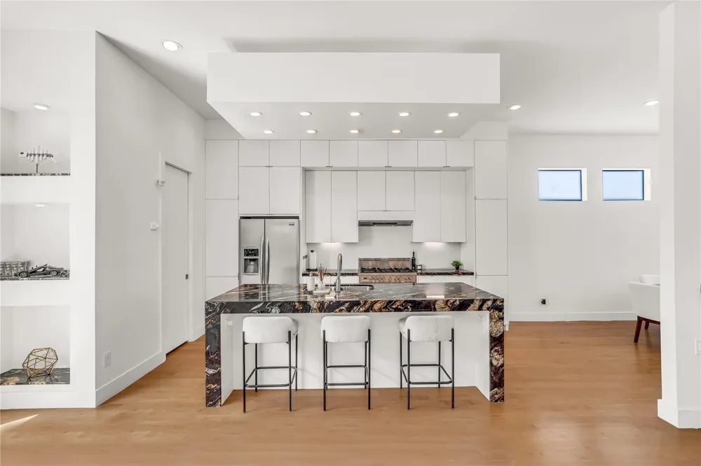 1624 Vermont Street Houston, TX 77006