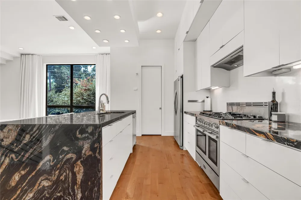 1624 Vermont Street Houston, TX 77006
