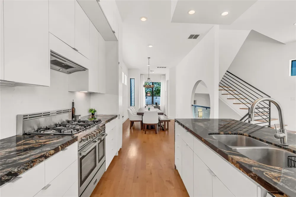 1624 Vermont Street Houston, TX 77006