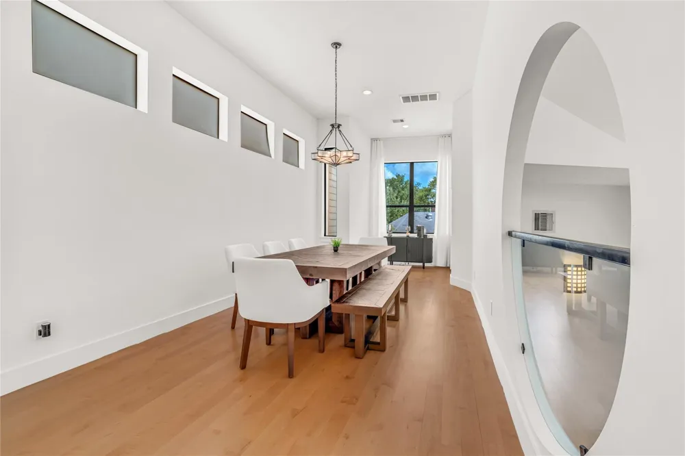 1624 Vermont Street Houston, TX 77006