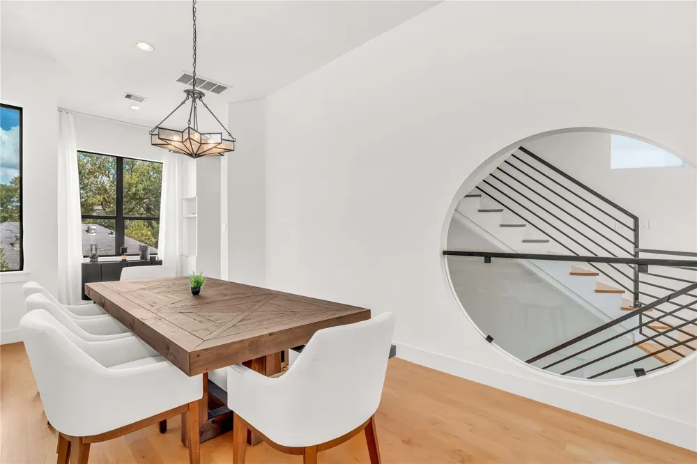1624 Vermont Street Houston, TX 77006