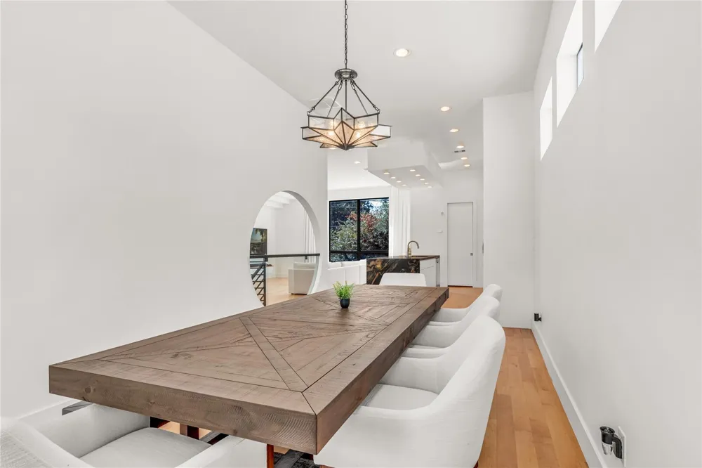 1624 Vermont Street Houston, TX 77006