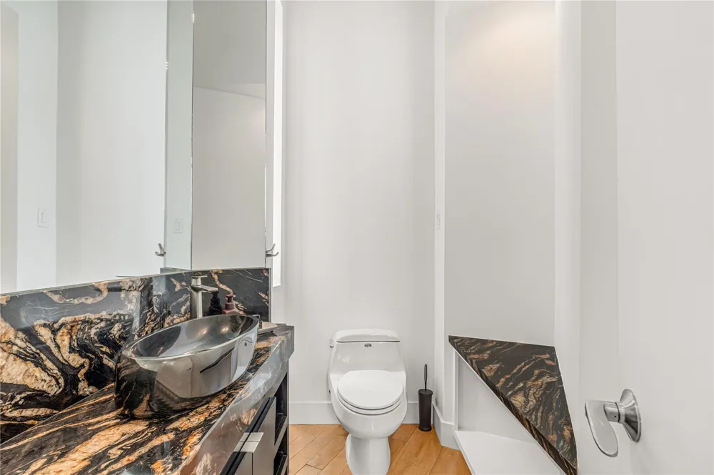 1624 Vermont Street Houston, TX 77006