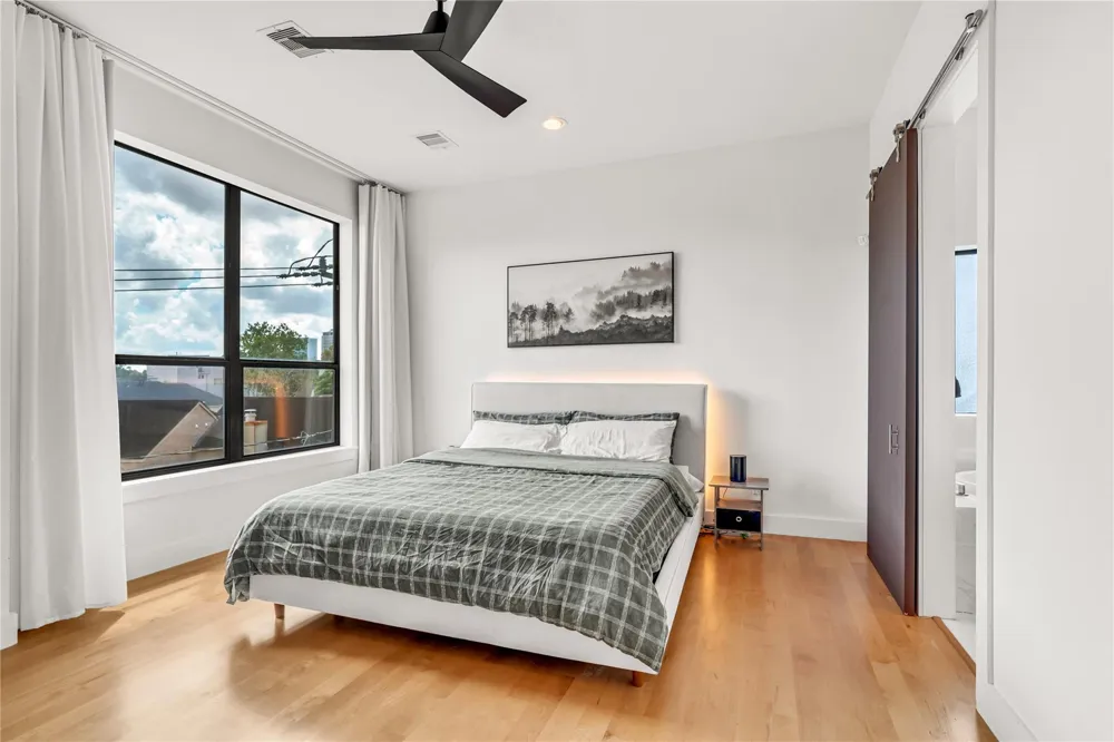 1624 Vermont Street Houston, TX 77006