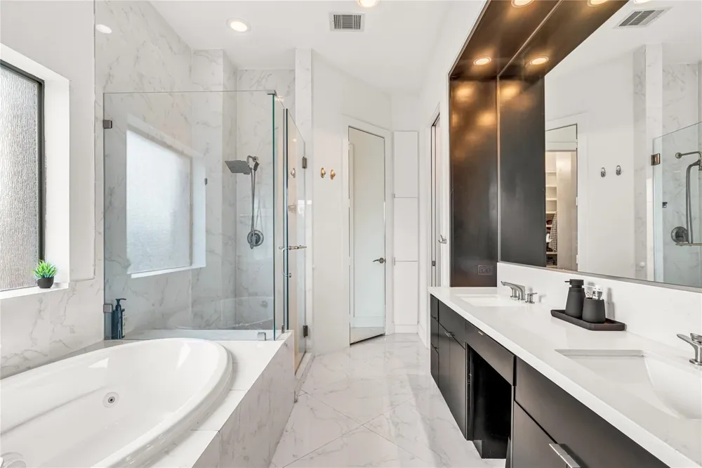 1624 Vermont Street Houston, TX 77006