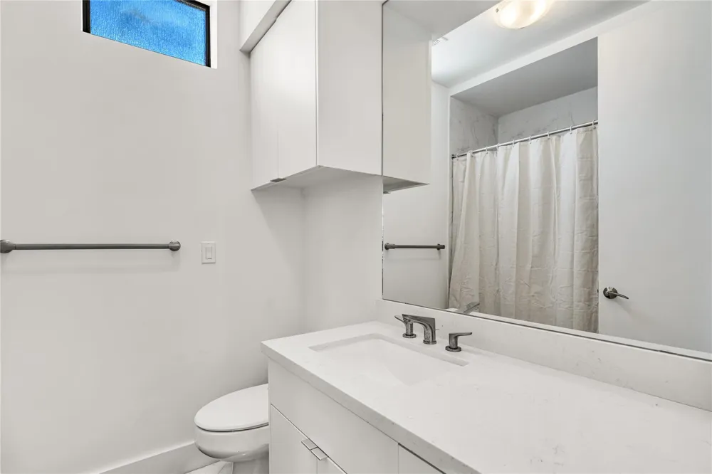 1624 Vermont Street Houston, TX 77006
