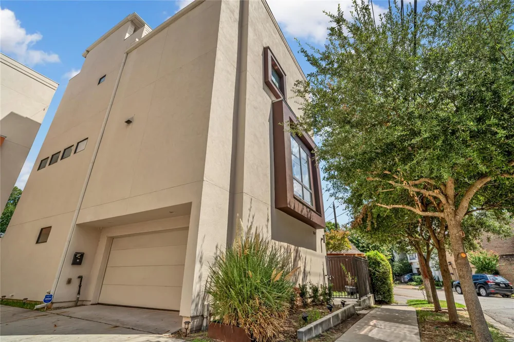1624 Vermont Street Houston, TX 77006