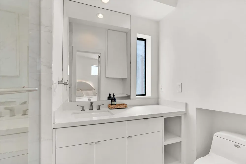 1624 Vermont Street Houston, TX 77006
