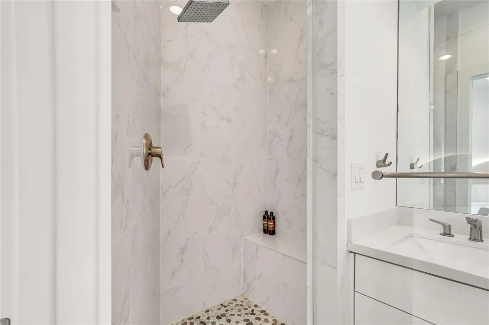 1624 Vermont Street Houston, TX 77006