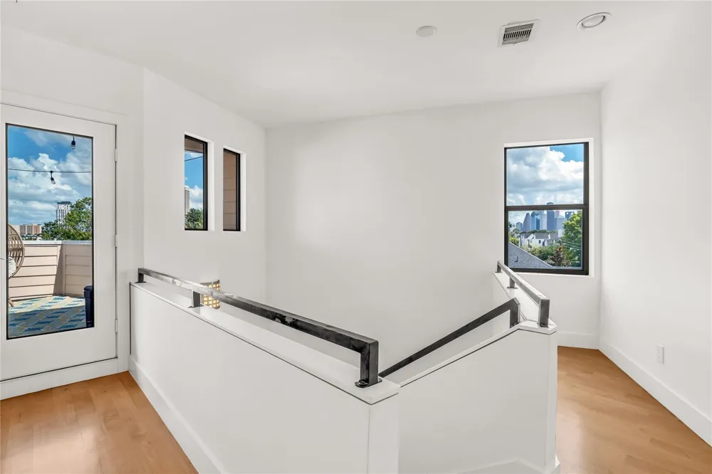 1624 Vermont Street Houston, TX 77006