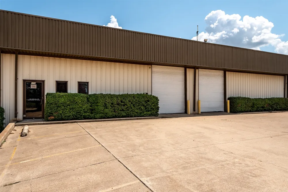104 Industrial Drive Waxahachie, TX 75165