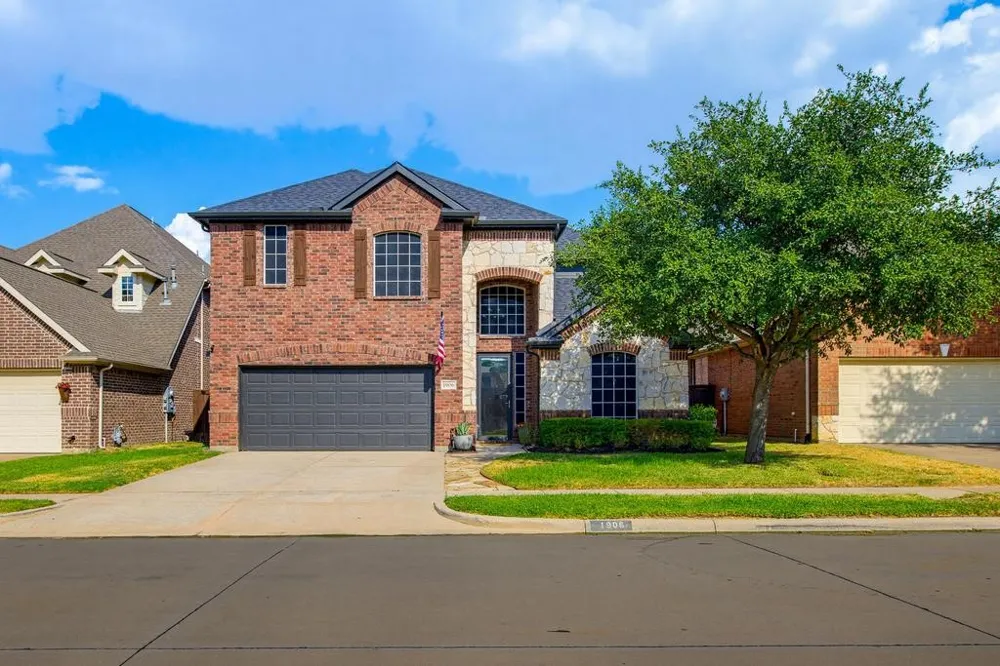 1906 Fountain Wood Drive Euless, TX 76039