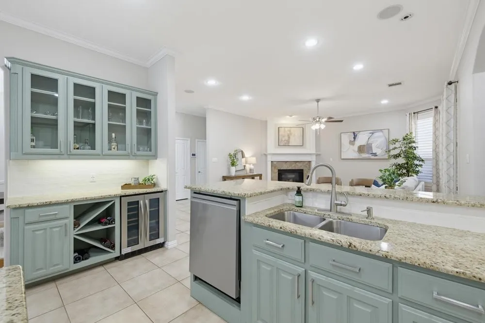 1906 Fountain Wood Drive Euless, TX 76039