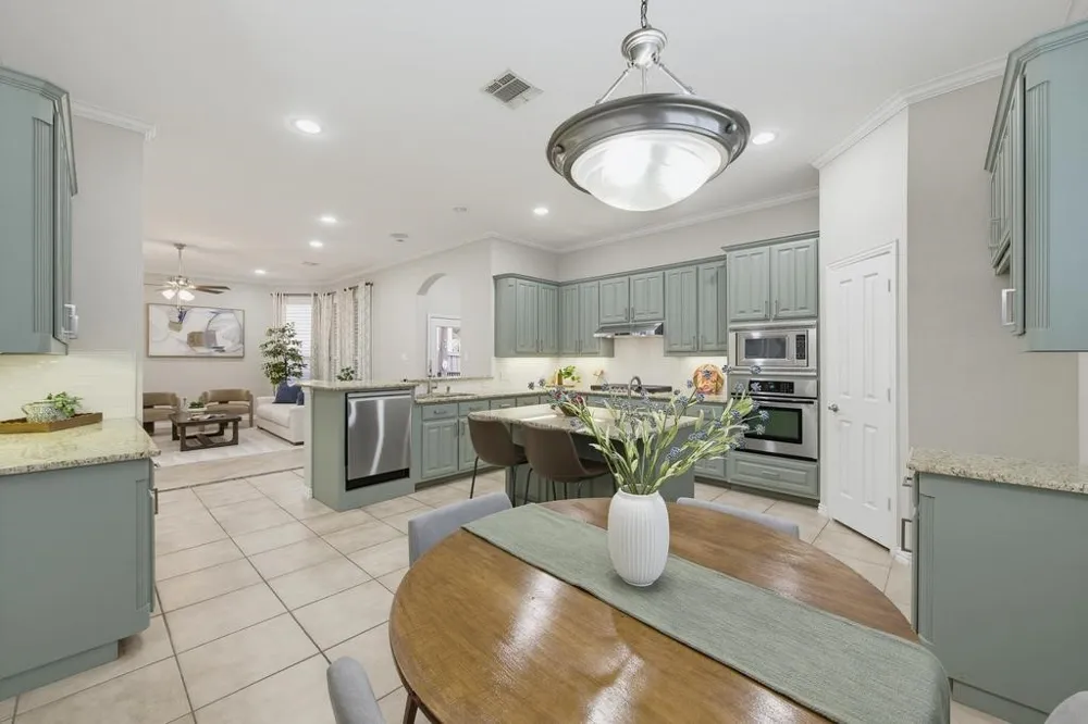 1906 Fountain Wood Drive Euless, TX 76039