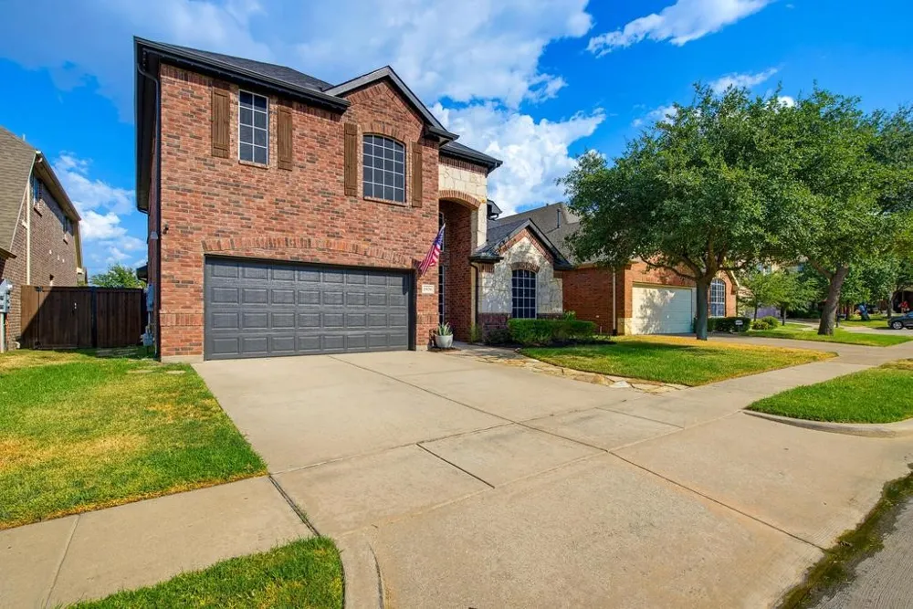 1906 Fountain Wood Drive Euless, TX 76039