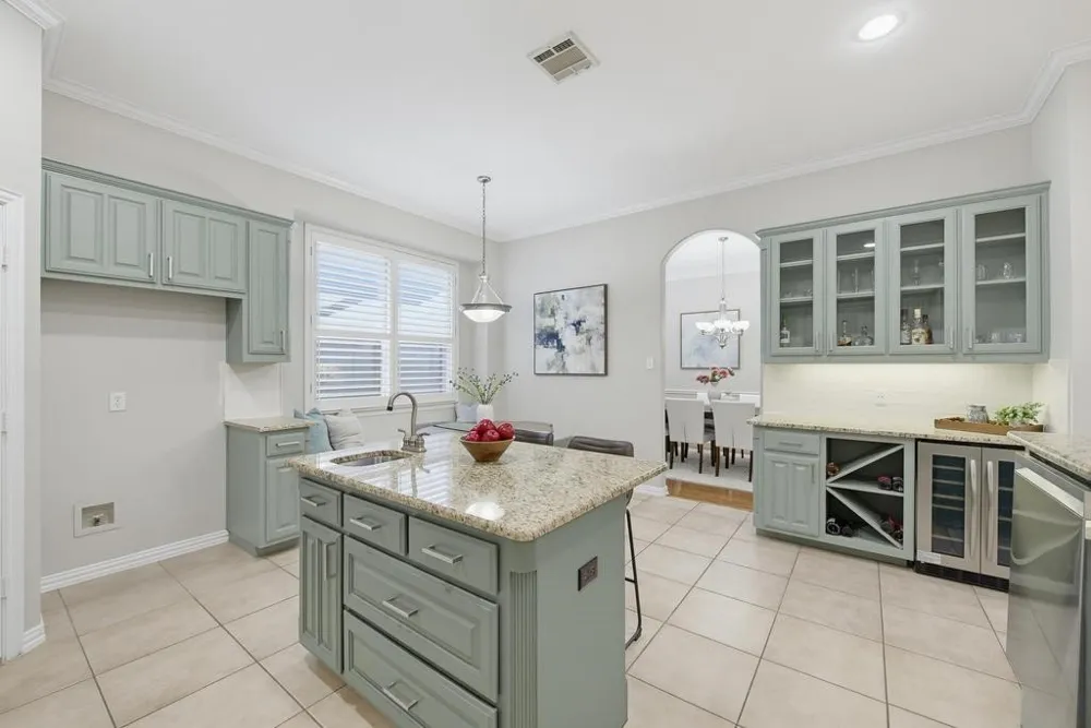 1906 Fountain Wood Drive Euless, TX 76039