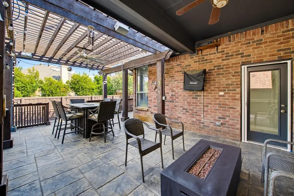 1906 Fountain Wood Drive Euless, TX 76039