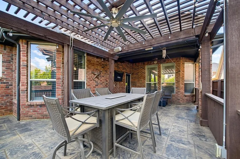 1906 Fountain Wood Drive Euless, TX 76039
