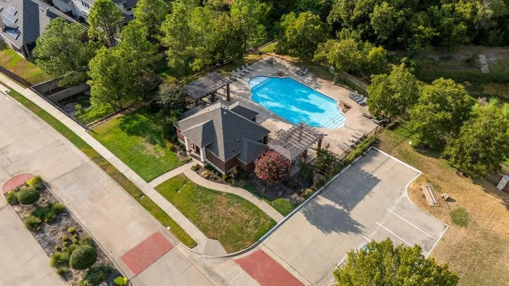 1906 Fountain Wood Drive Euless, TX 76039