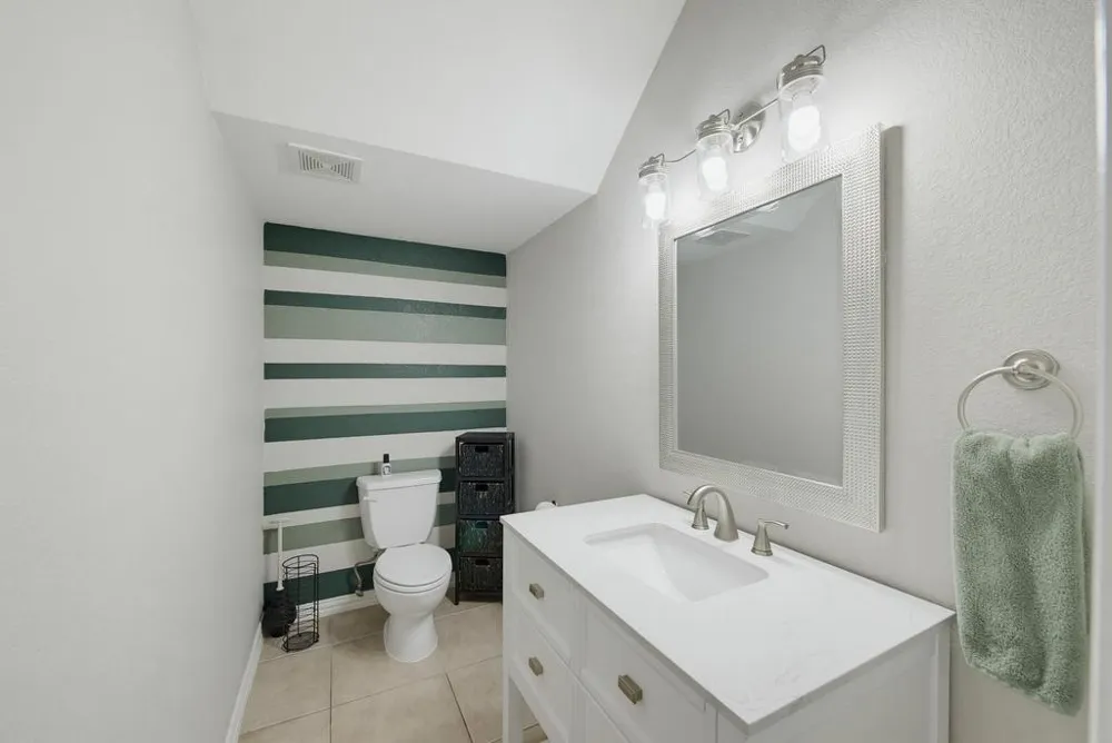 1906 Fountain Wood Drive Euless, TX 76039