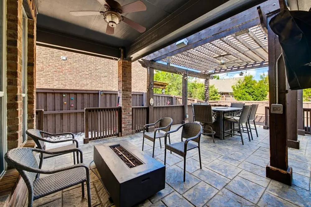 1906 Fountain Wood Drive Euless, TX 76039