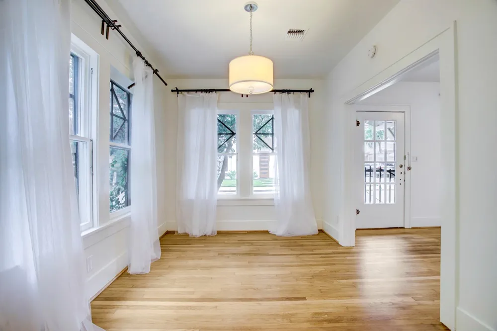 923 Damon Court Houston, TX 77006