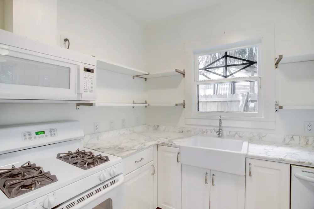 923 Damon Court Houston, TX 77006