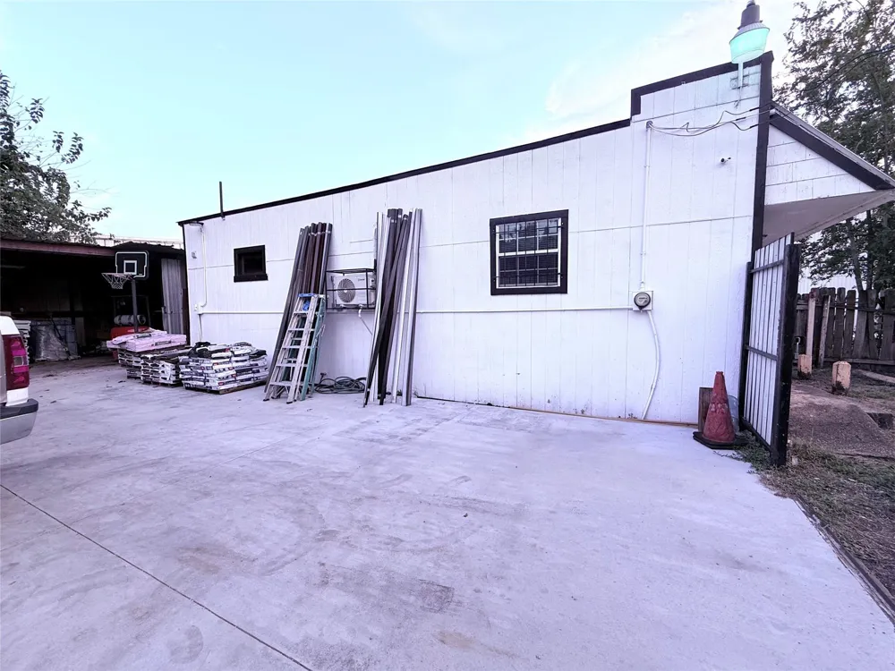 6325 Cullen Boulevard Houston, TX 77021