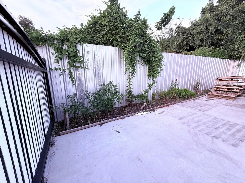 6325 Cullen Boulevard Houston, TX 77021