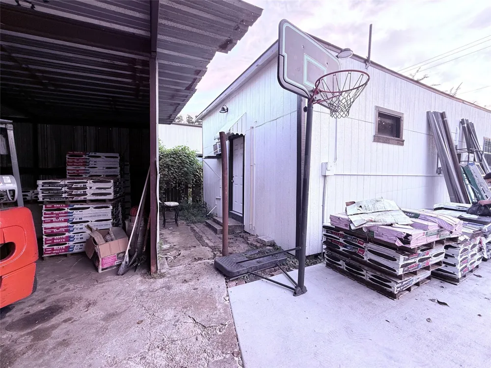 6325 Cullen Boulevard Houston, TX 77021