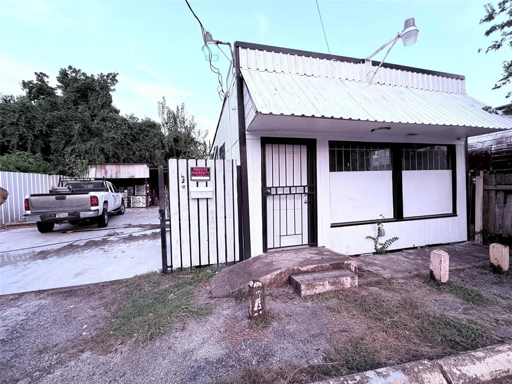 6325 Cullen Boulevard Houston, TX 77021
