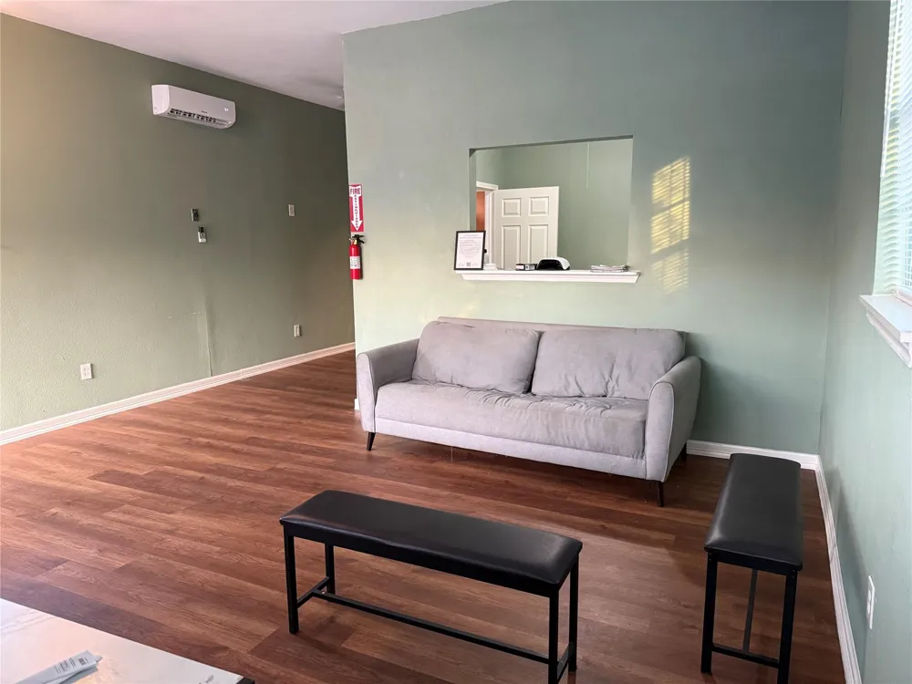6325 Cullen Boulevard Houston, TX 77021
