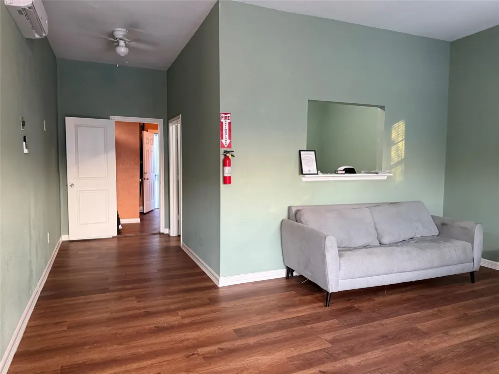 6325 Cullen Boulevard Houston, TX 77021