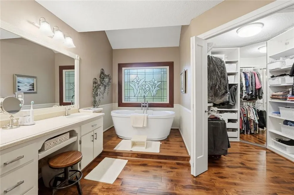 2267 Belle Vista Court Marietta, GA 30062