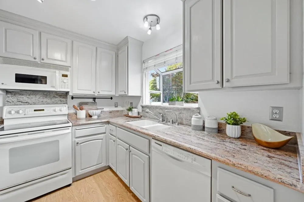114 Granada Drive Mountain View, CA 94043